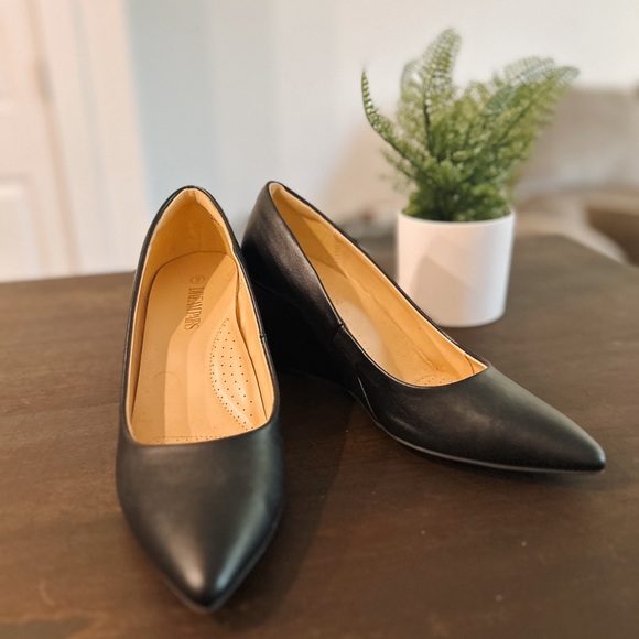Dream Pairs Shoes - Black Wedge Heels
